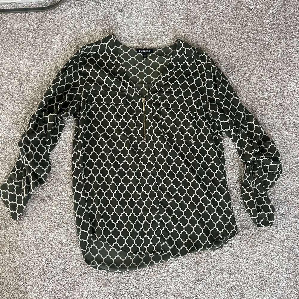 Express Geometric Green and White Blouse